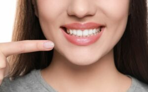 Strahlendes Lächeln: So gelingt die perfekte Zahnaufhellung