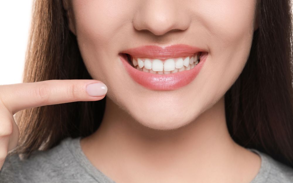 Strahlendes Lächeln: So gelingt die perfekte Zahnaufhellung